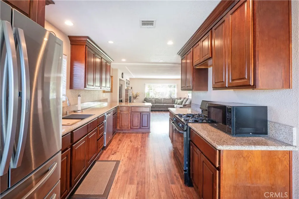 11665 Valverda, Riverside, California 92505 home-pic-6