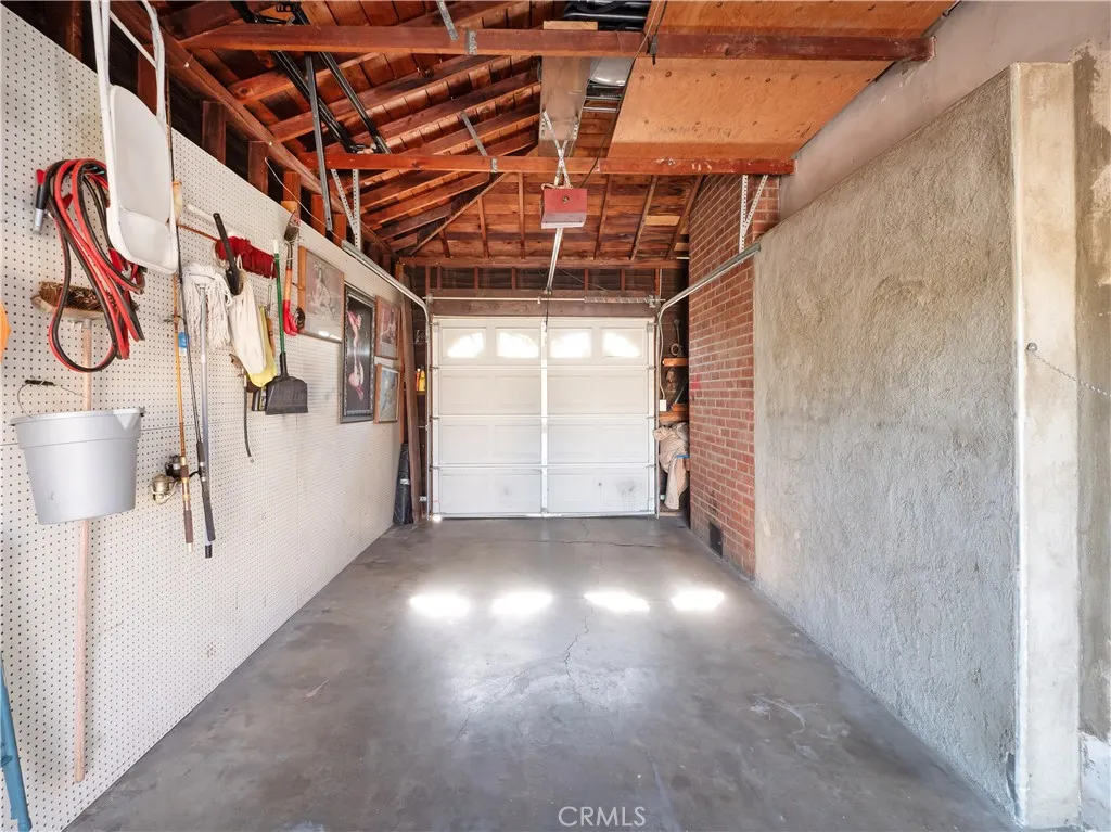 11665 Valverda, Riverside, California 92505 home-pic-45