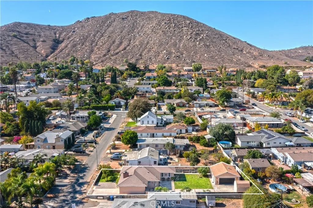 11665 Valverda, Riverside, California 92505 home-pic-52