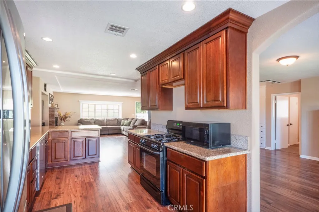 11665 Valverda, Riverside, California 92505 home-pic-7