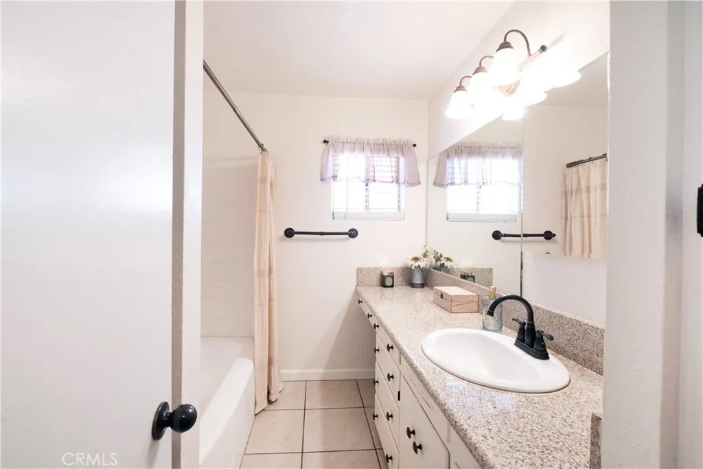 11665 Valverda, Riverside, California 92505 home-pic-20