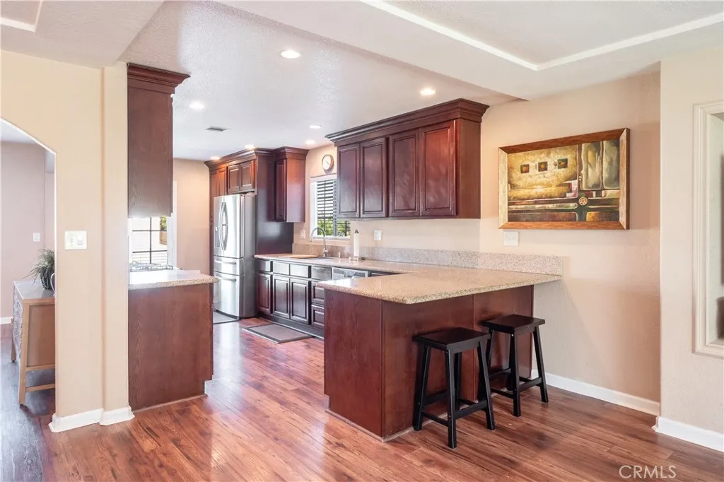 11665 Valverda, Riverside, California 92505 home-pic-2