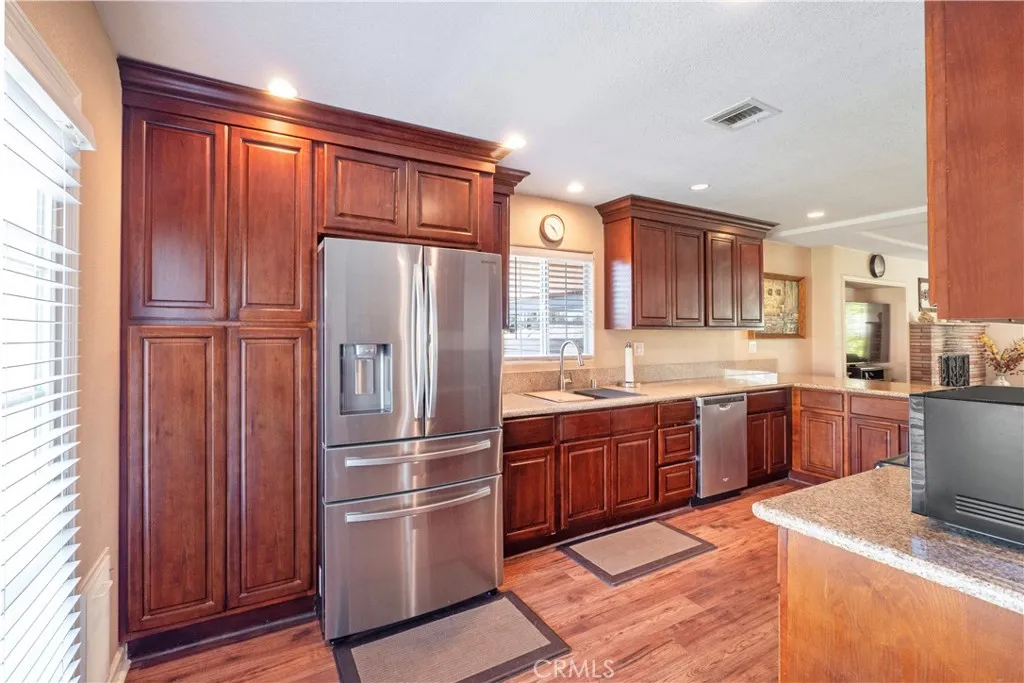 11665 Valverda, Riverside, California 92505 home-pic-3