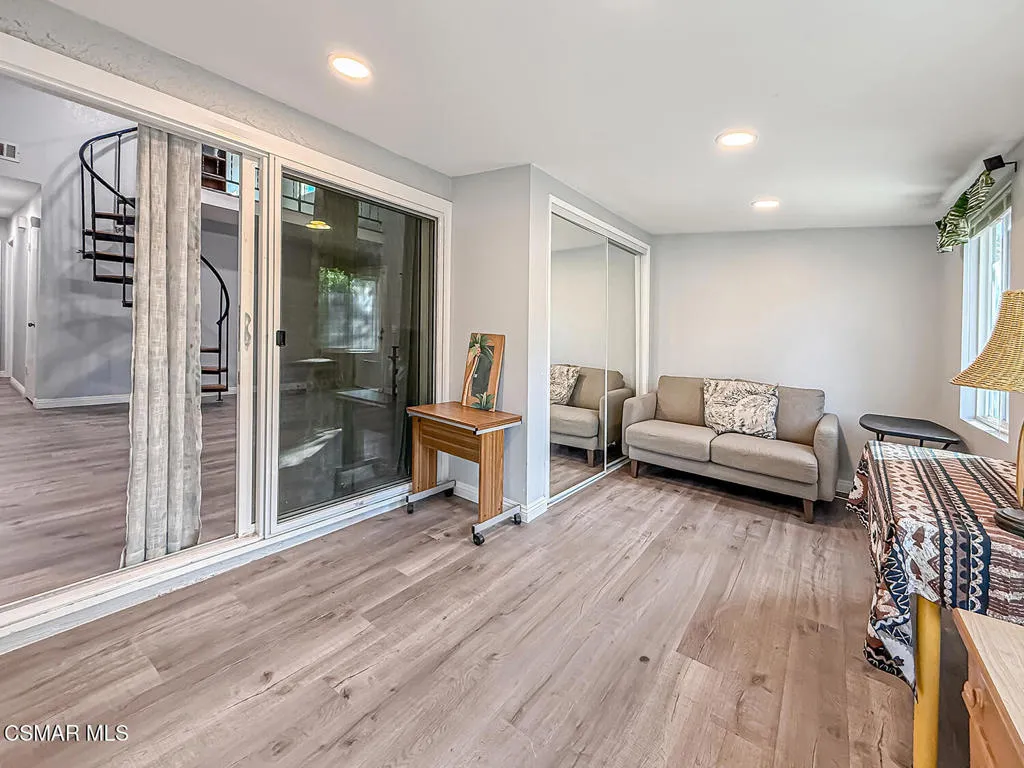 2098 Covington Avenue, Simi Valley, California 93065 home-pic-14