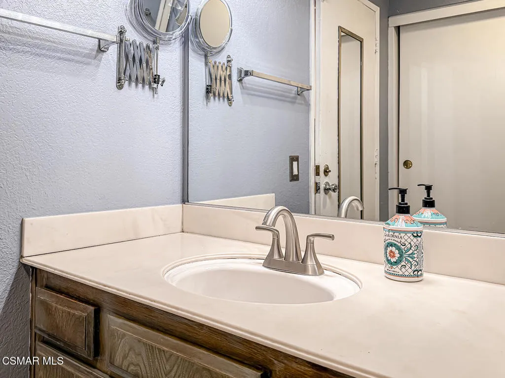 2098 Covington Avenue, Simi Valley, California 93065 home-pic-28