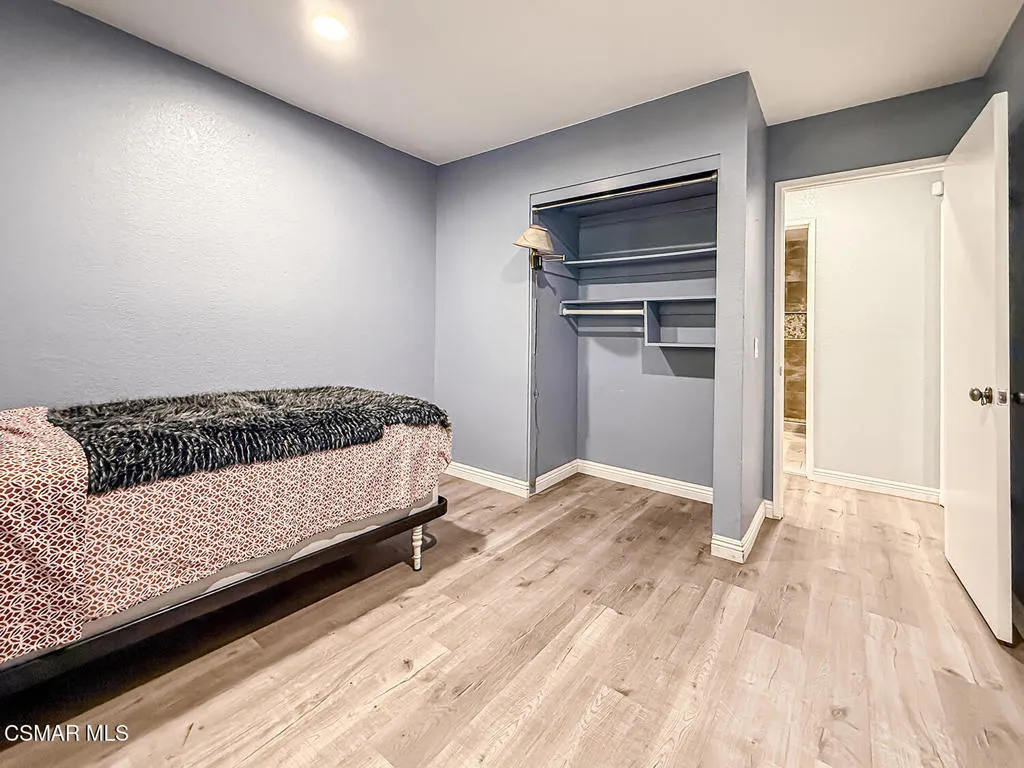 2098 Covington Avenue, Simi Valley, California 93065 home-pic-18