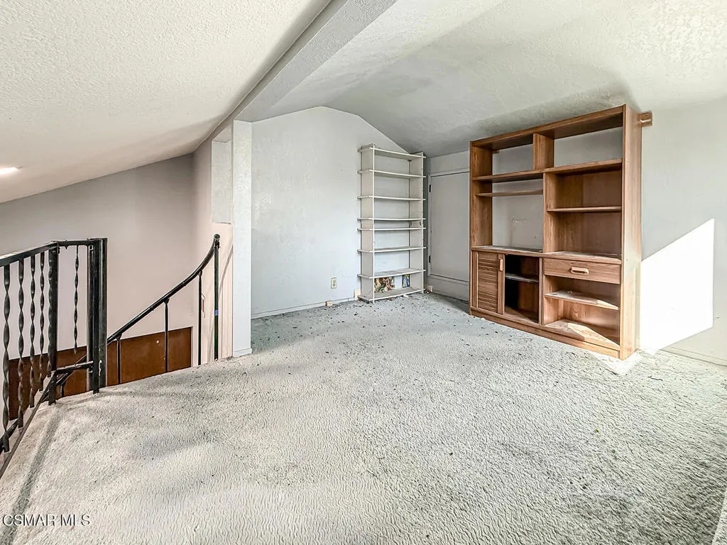 2098 Covington Avenue, Simi Valley, California 93065 home-pic-36