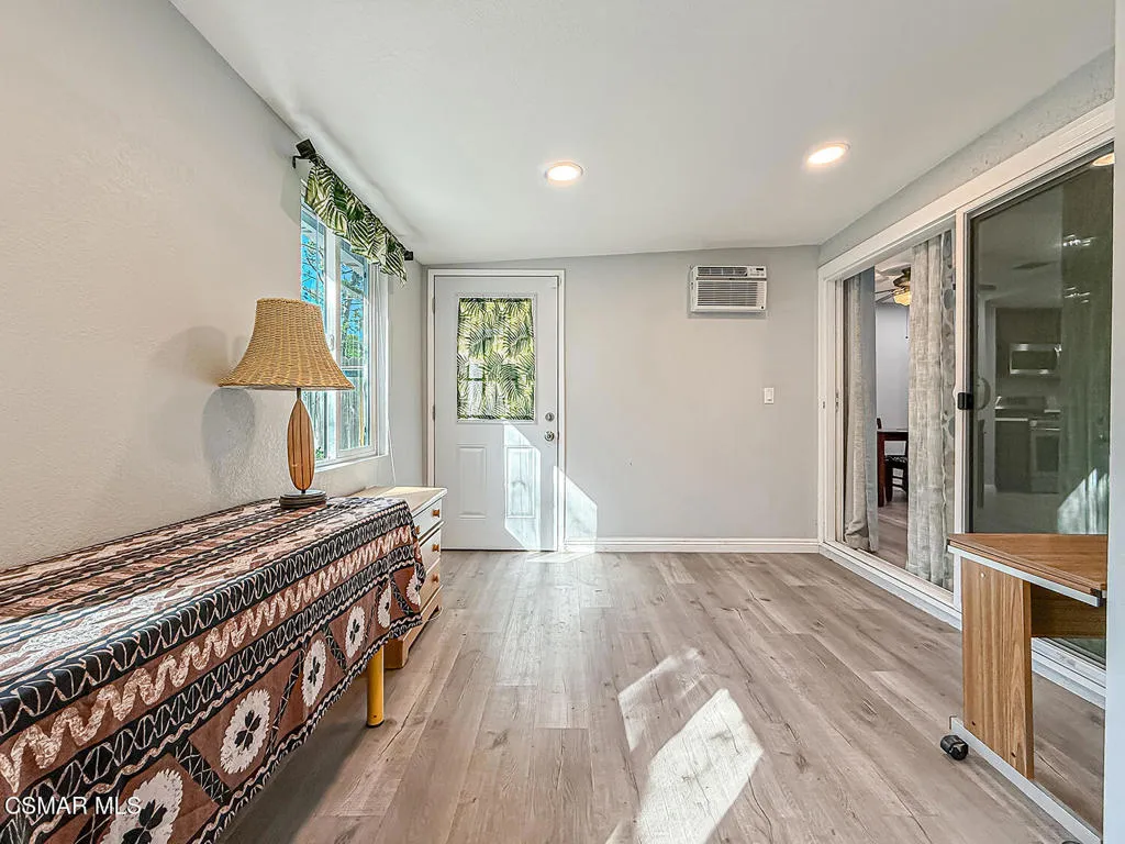 2098 Covington Avenue, Simi Valley, California 93065 home-pic-15