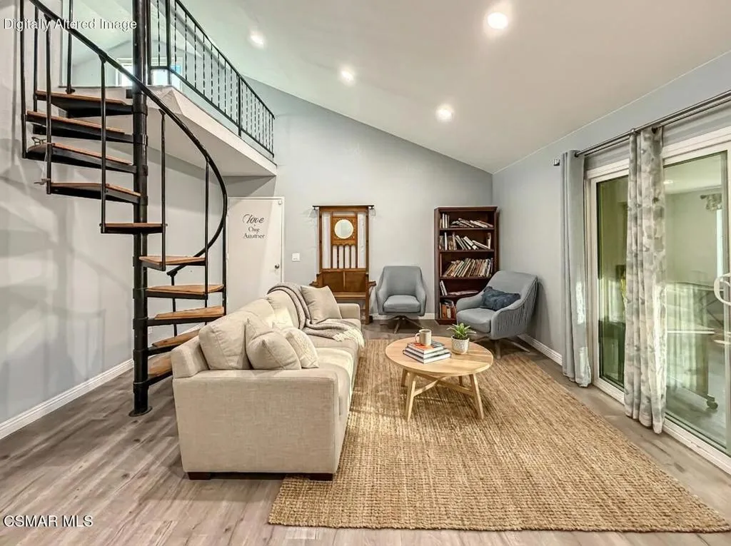2098 Covington Avenue, Simi Valley, California 93065 home-pic-32