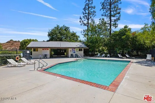 2098 Covington Avenue, Simi Valley, California 93065 home-pic-60