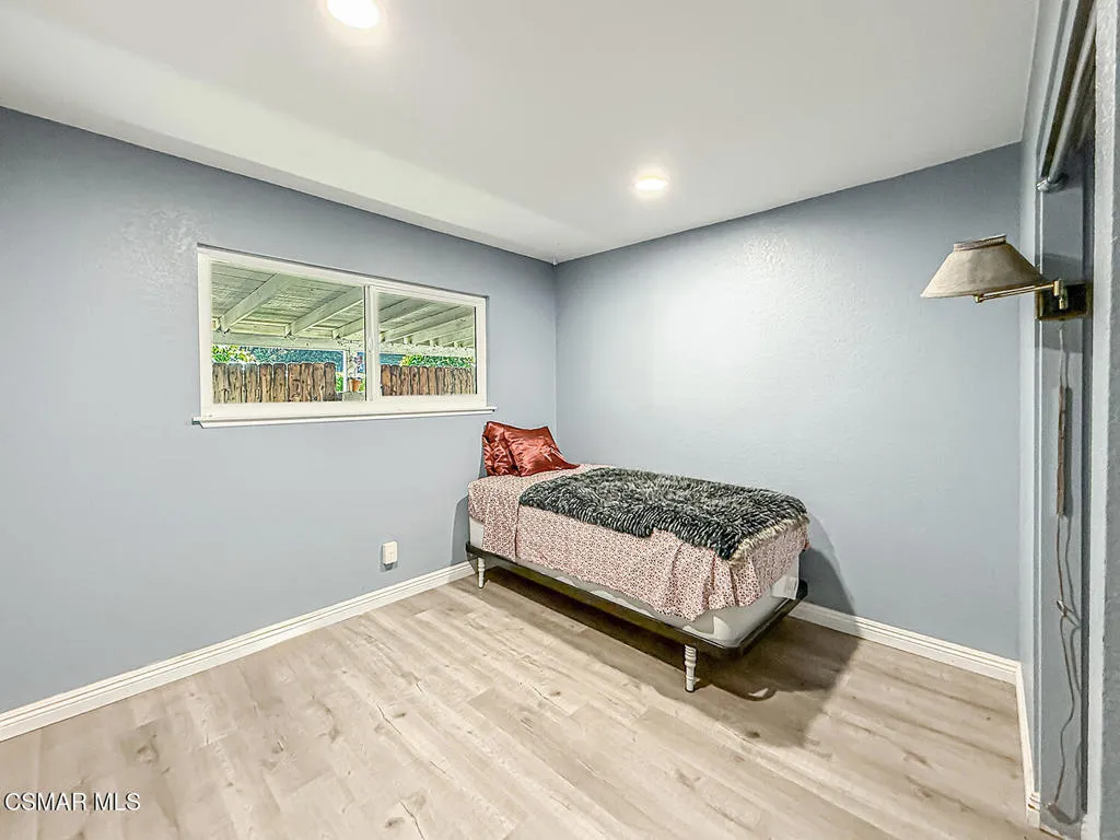 2098 Covington Avenue, Simi Valley, California 93065 home-pic-17