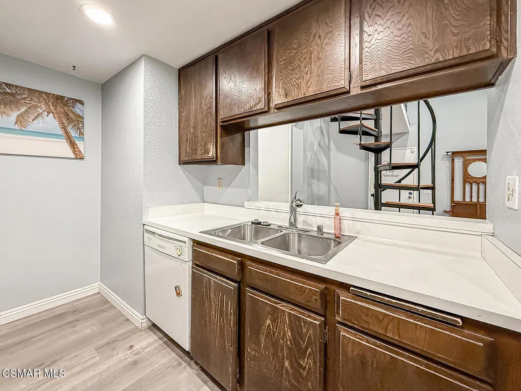 2098 Covington Avenue, Simi Valley, California 93065 home-pic-10