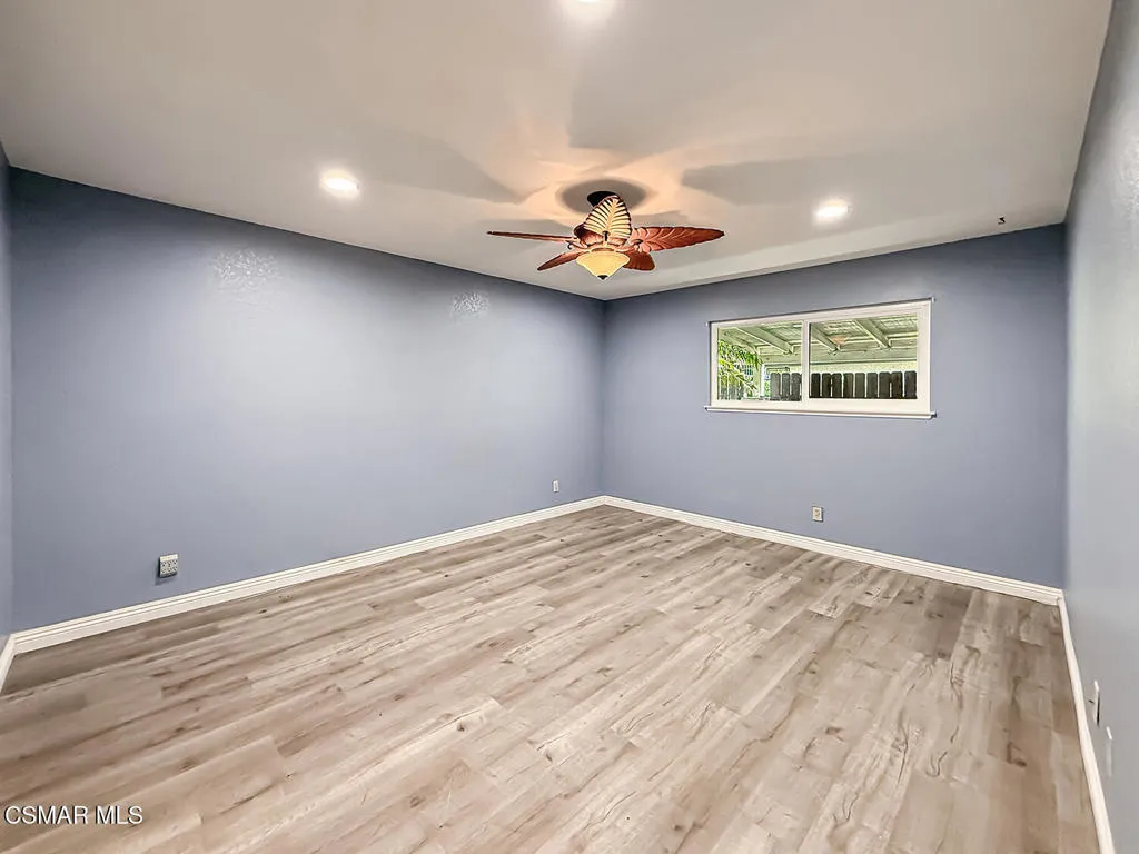 2098 Covington Avenue, Simi Valley, California 93065 home-pic-24