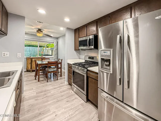 bLiving Dining and Kitchen10