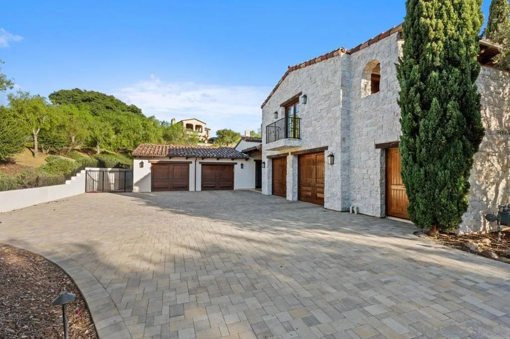 8069 Entrada De Luz E, San Diego, California 92127 home-pic-27