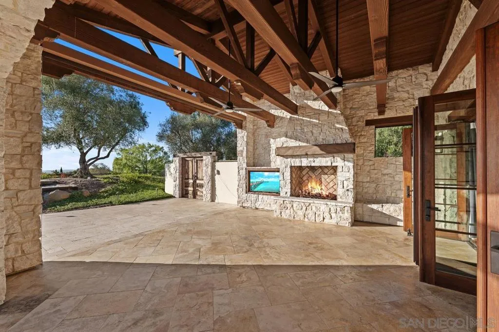 8069 Entrada De Luz E, San Diego, California 92127 home-pic-12