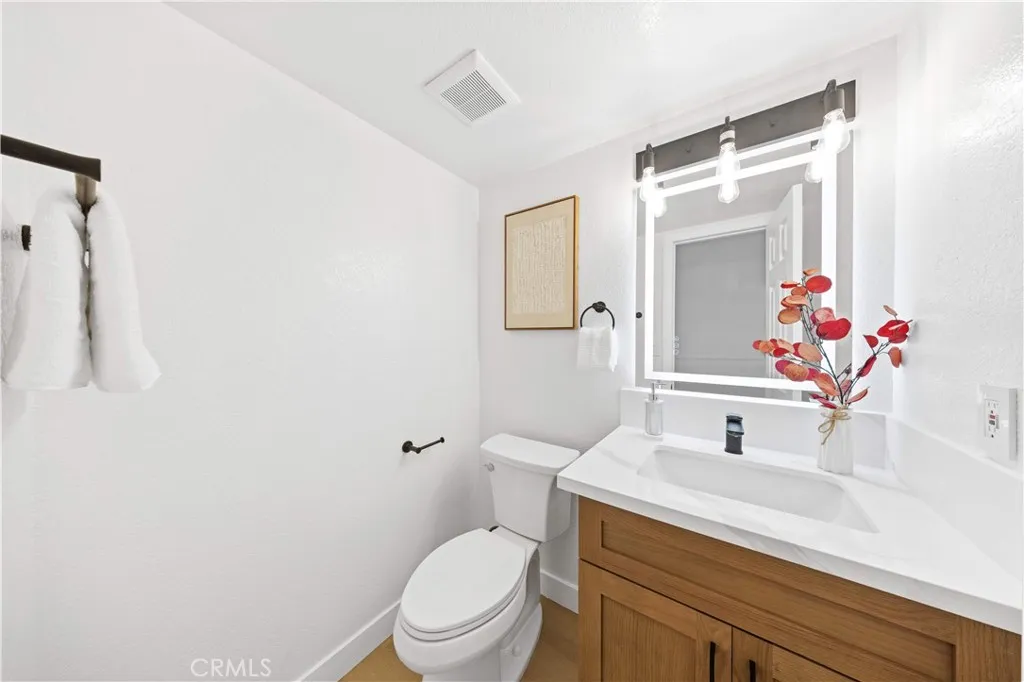 409 W Mountain View 6, La Habra, California 90631 home-pic-14