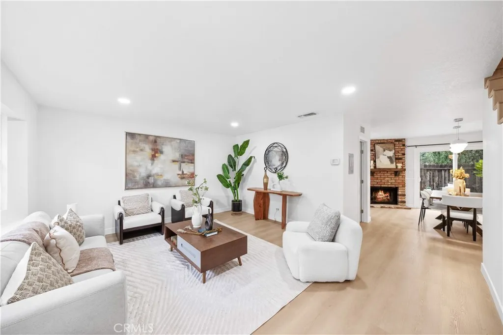 409 W Mountain View 6, La Habra, California 90631 home-pic-5