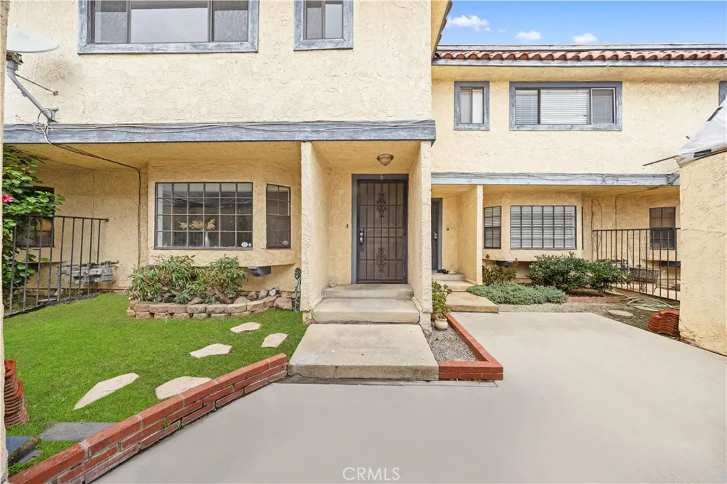409 W Mountain View 6, La Habra, California 90631 home-pic-2