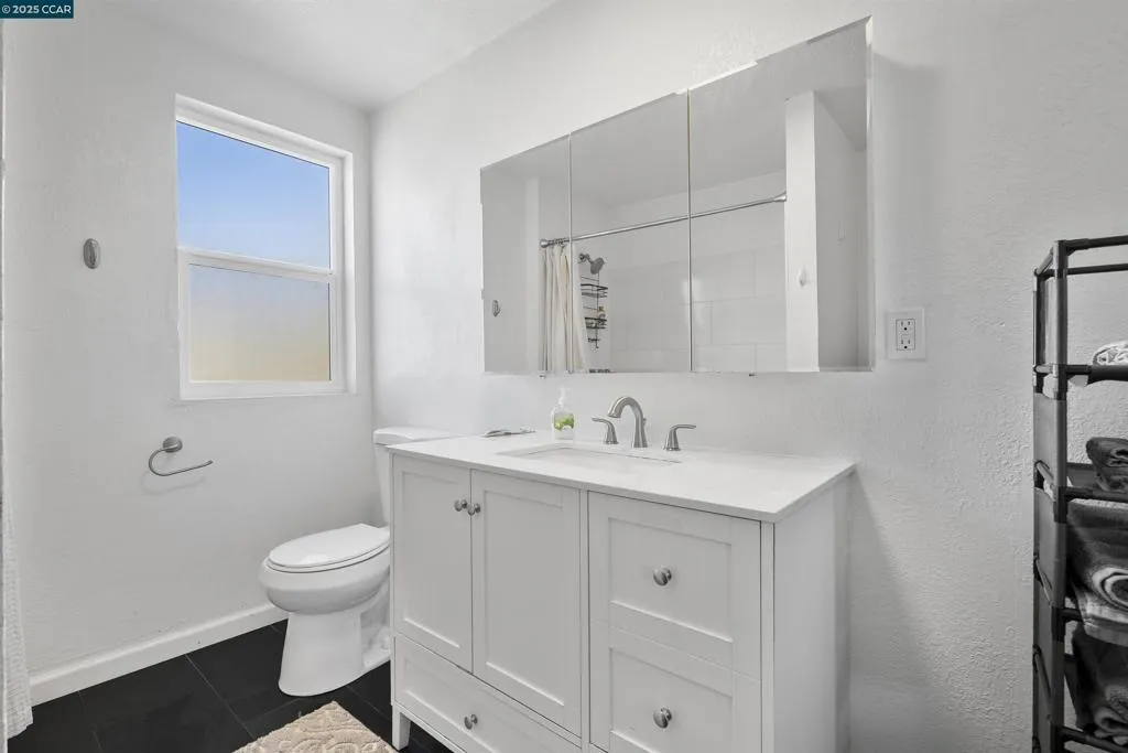 874 36th Street, Oakland, California 94608 home-pic-25