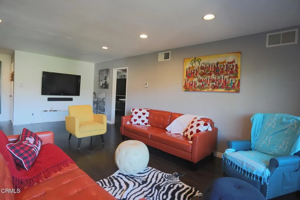 382 E California Boulevard 308, Pasadena, California 91106 home-pic-2