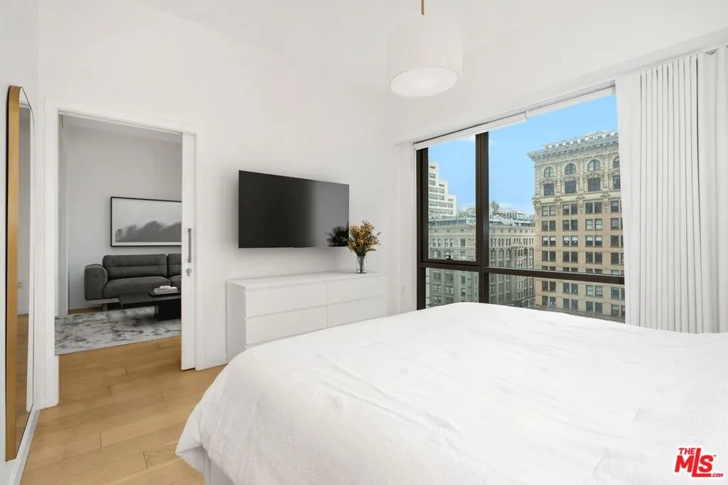 400 S Broadway 1021, Los Angeles, California 90013 home-pic-10