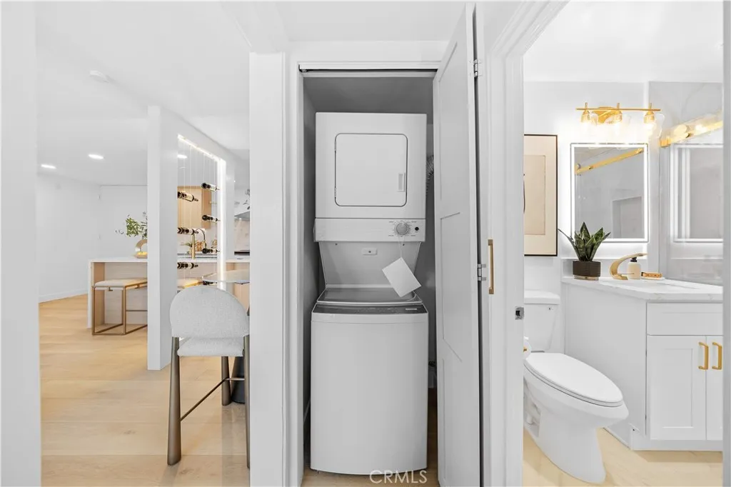 1550 N Laurel Avenue N 203, Los Angeles, California 90046 home-pic-26