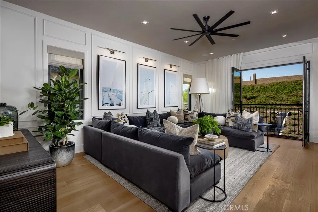 541 Peninsula, Irvine, California 92602 home-pic-13