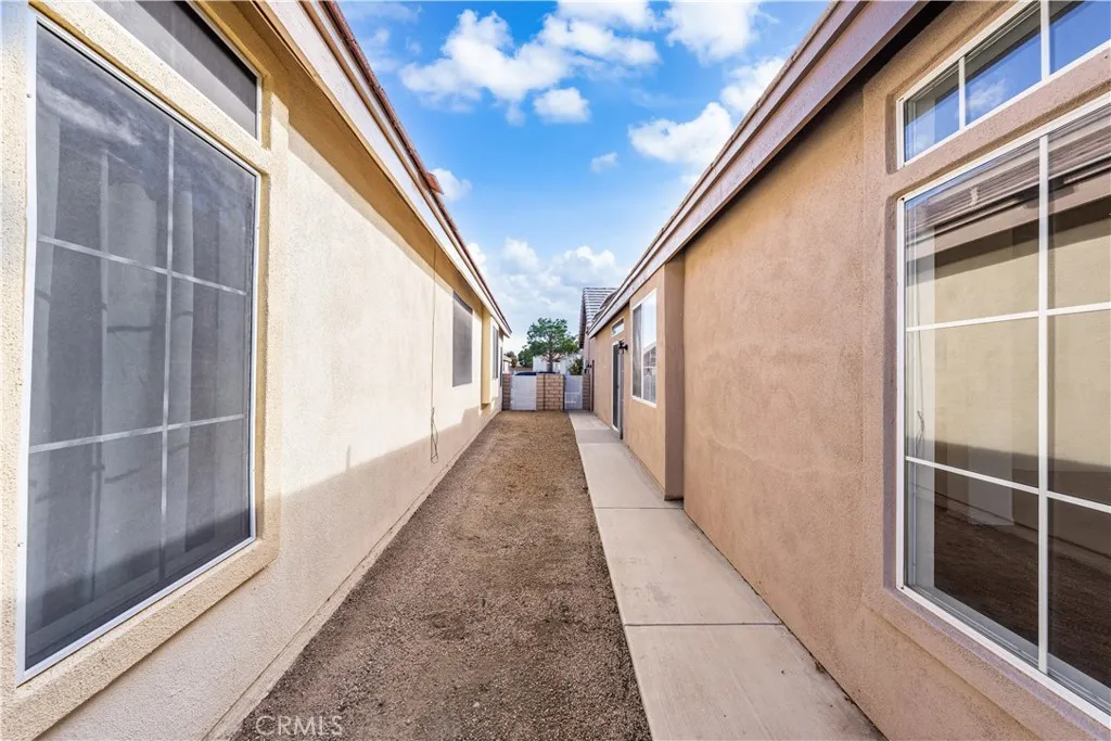 19598 Rolling Green, Apple Valley, California 92308 home-pic-46