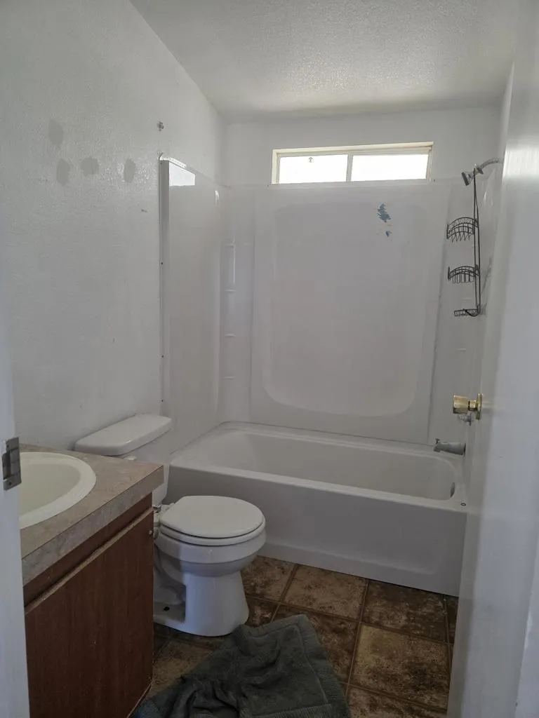 9572 Smith Road, Phelan, California 92371 home-pic-28
