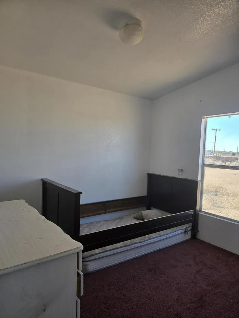 9572 Smith Road, Phelan, California 92371 home-pic-32