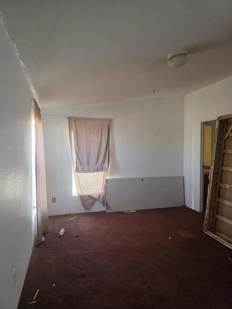 9572 Smith Road, Phelan, California 92371 home-pic-19