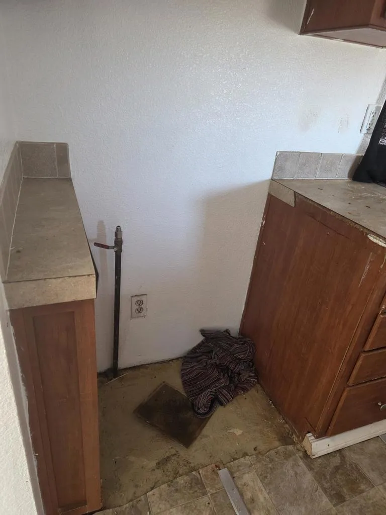 9572 Smith Road, Phelan, California 92371 home-pic-11