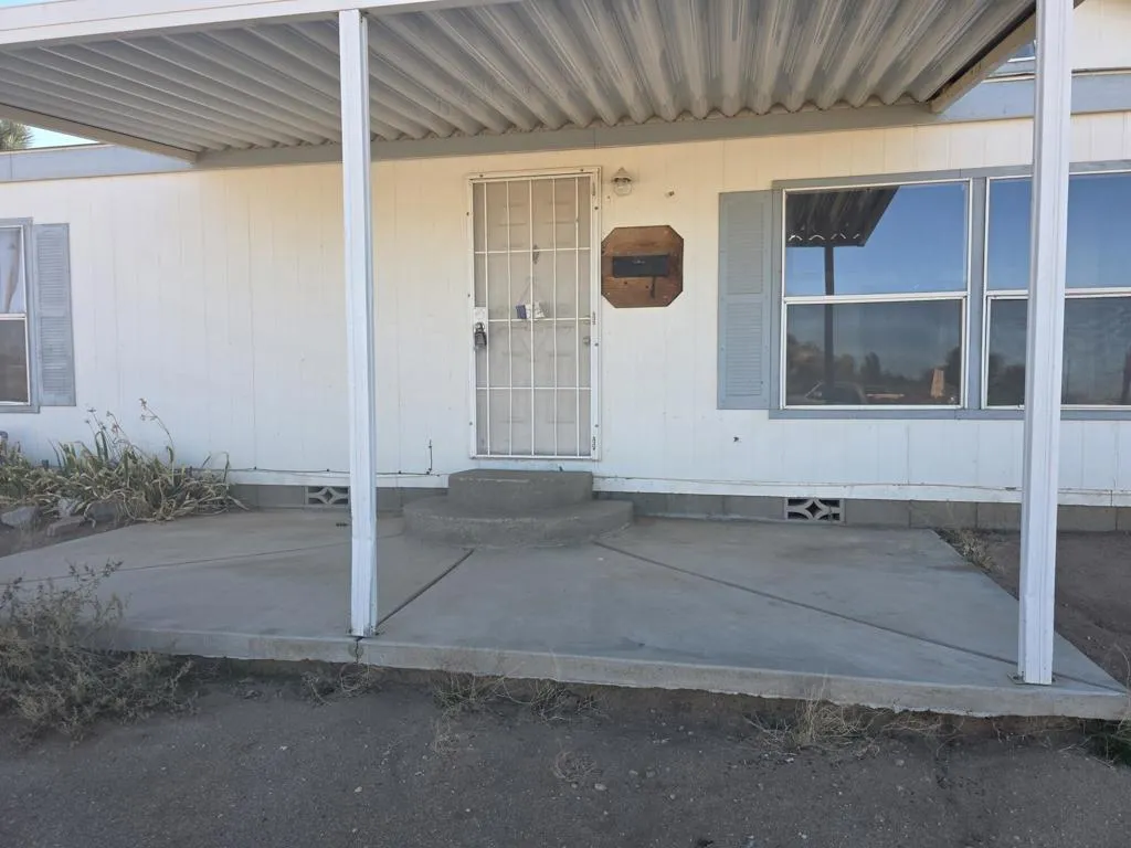 9572 Smith Road, Phelan, California 92371 home-pic-4