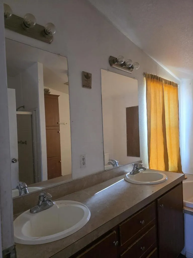 9572 Smith Road, Phelan, California 92371 home-pic-20