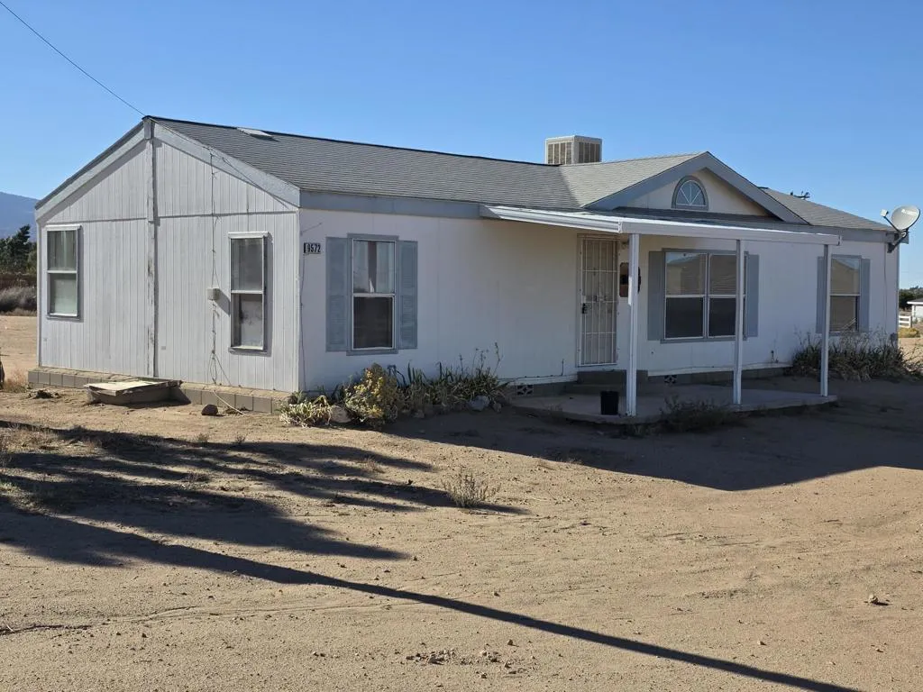 9572 Smith Road, Phelan, California 92371 home-pic-42