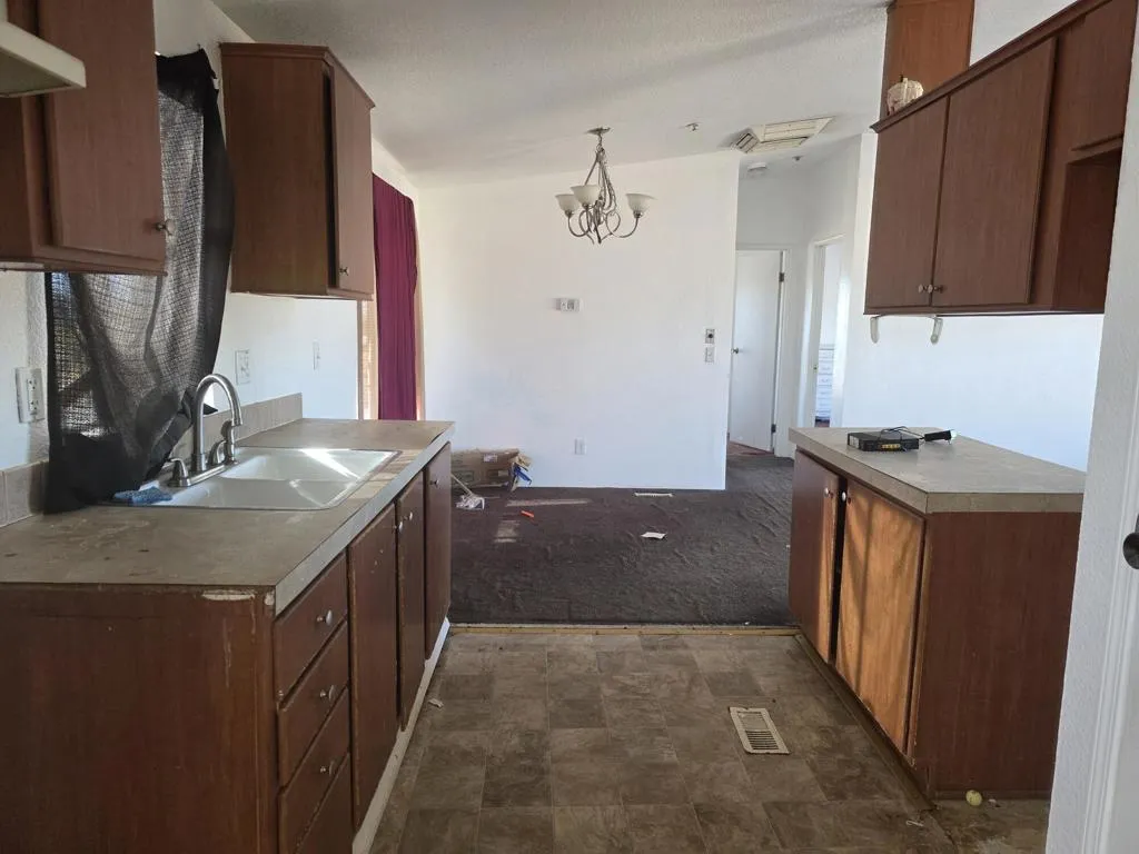 9572 Smith Road, Phelan, California 92371 home-pic-12