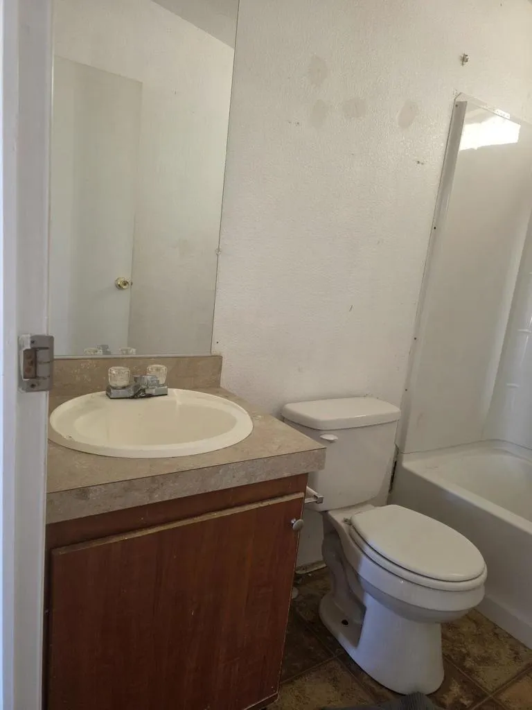 9572 Smith Road, Phelan, California 92371 home-pic-27