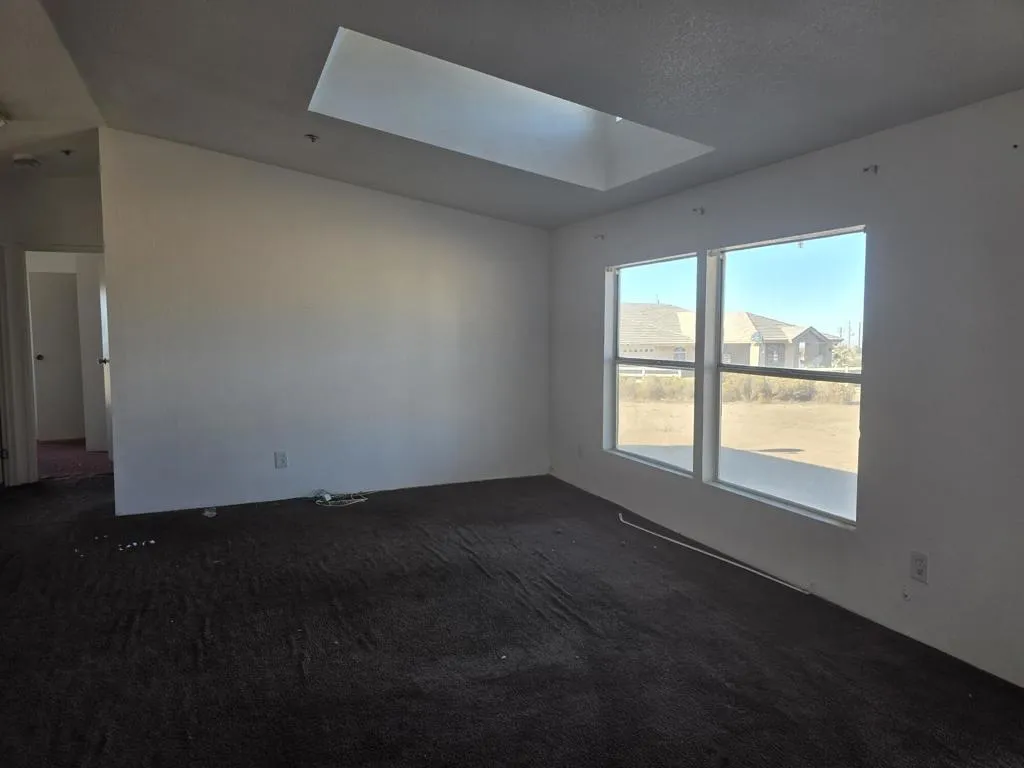 9572 Smith Road, Phelan, California 92371 home-pic-7