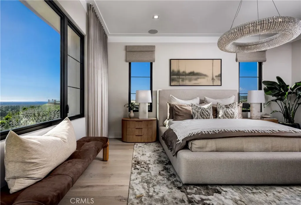 552 Peninsula, Irvine, California 92602 home-pic-13