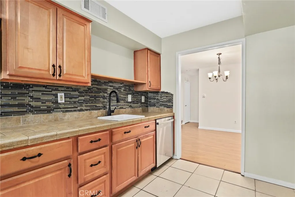 8031 Canby Ave 4, Reseda, California 91335 home-pic-13