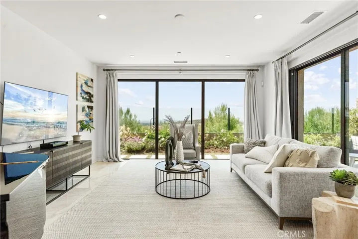 147 Oceano, Irvine, California 92602