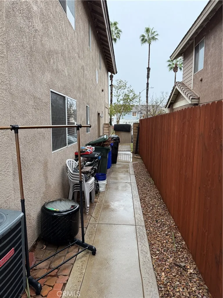 13584 Sutter Court, Fontana, California 92336 home-pic-37