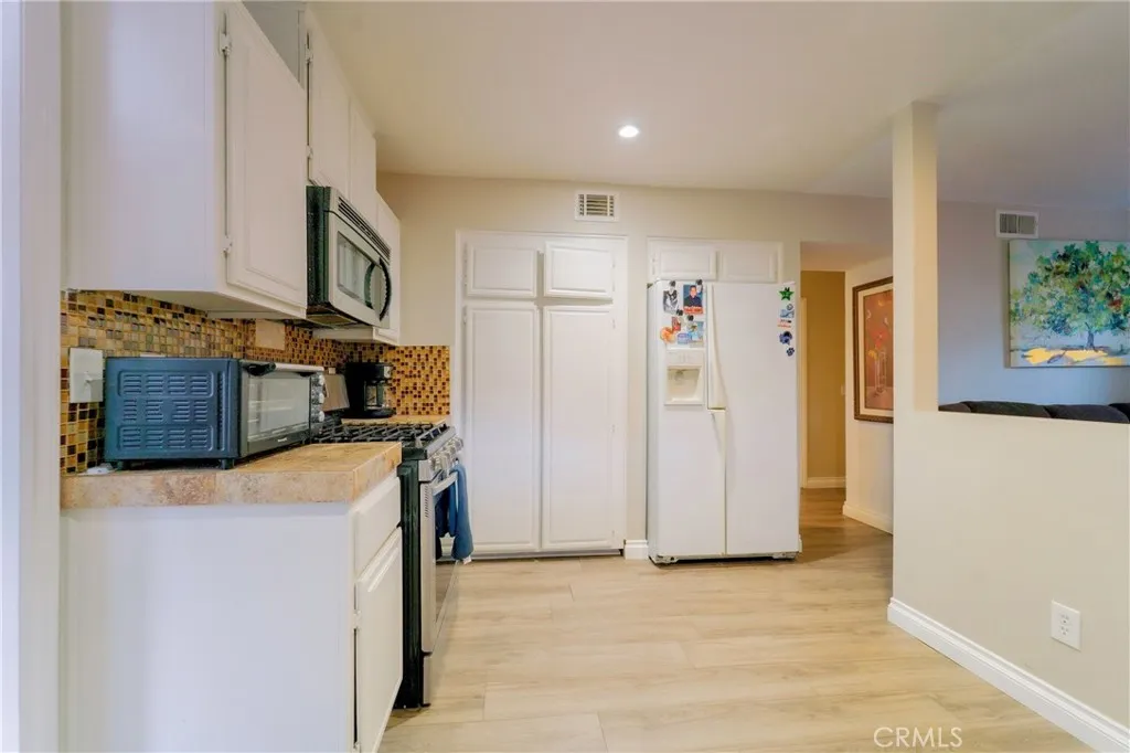 13584 Sutter Court, Fontana, California 92336 home-pic-20