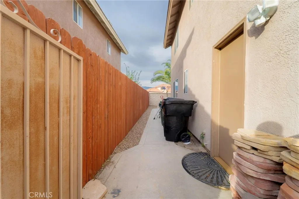 13584 Sutter Court, Fontana, California 92336 home-pic-38