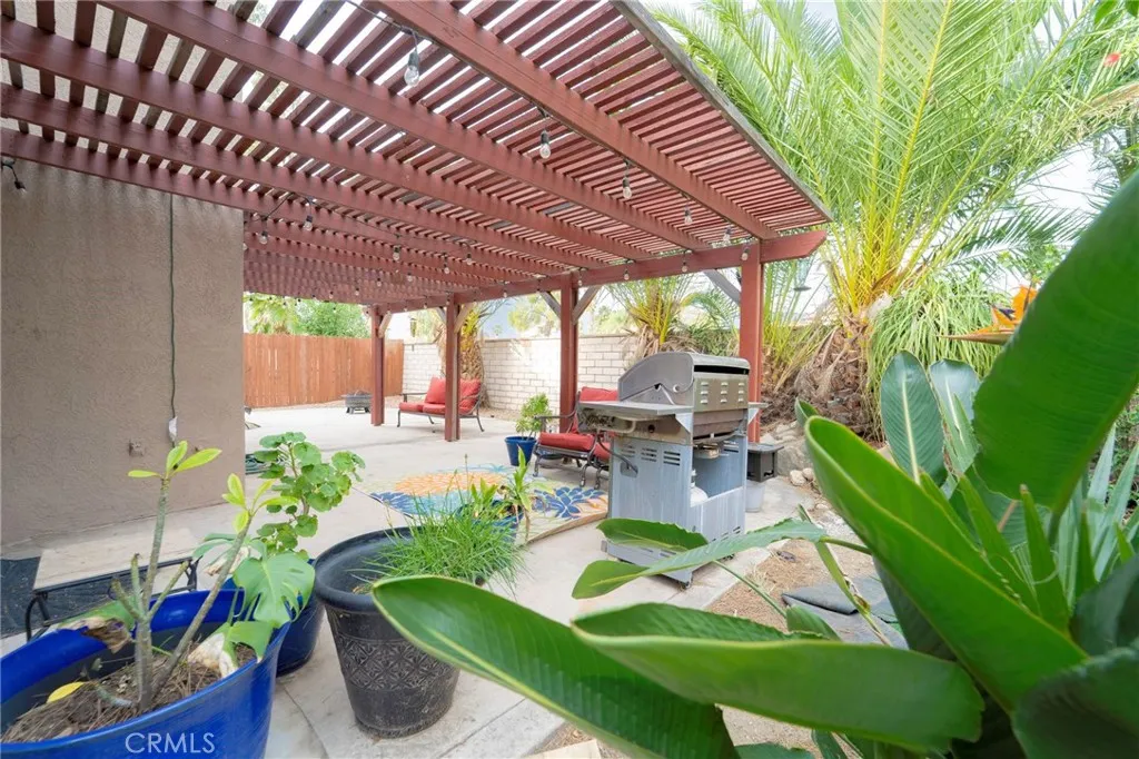 13584 Sutter Court, Fontana, California 92336 home-pic-36