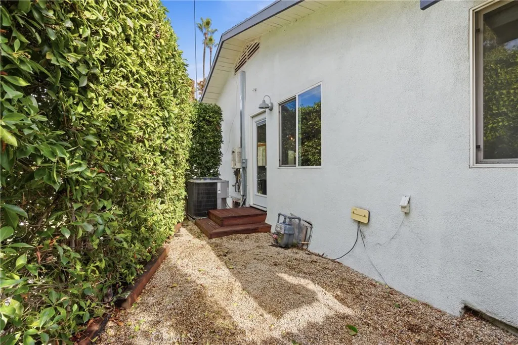 1215 Stanley, Glendale, California 91206 home-pic-22