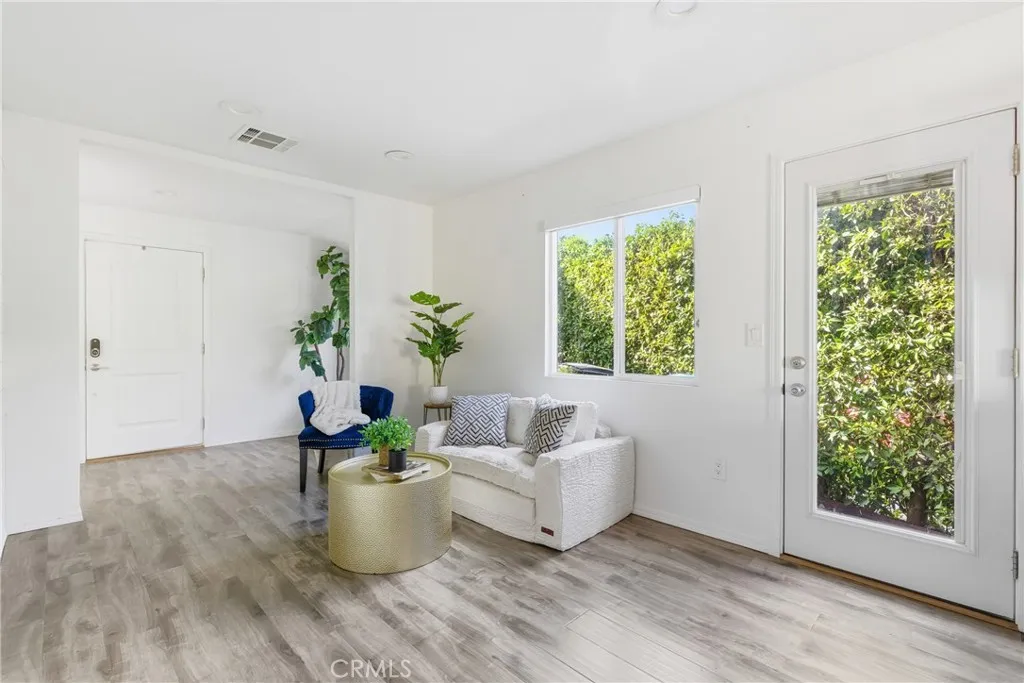 1215 Stanley, Glendale, California 91206 home-pic-6
