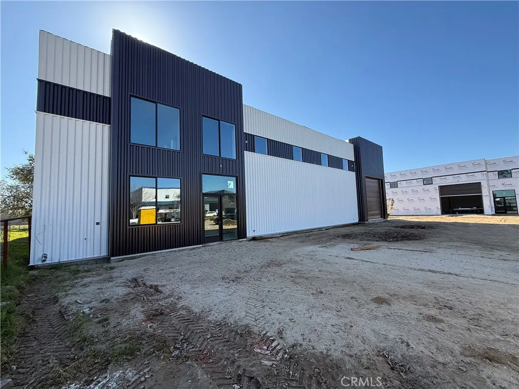 3519 Combine
4,997 sq ft
