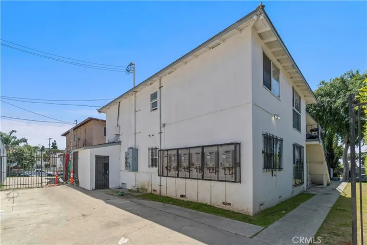3205 Bartdon, Inglewood, California 90303